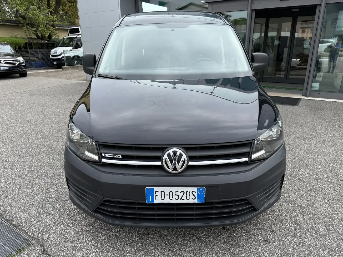 Volkswagen Caddy 14TSI Maxi METANO 110 cv E6B 2160x1500x1240kg 671 Zwart - 2