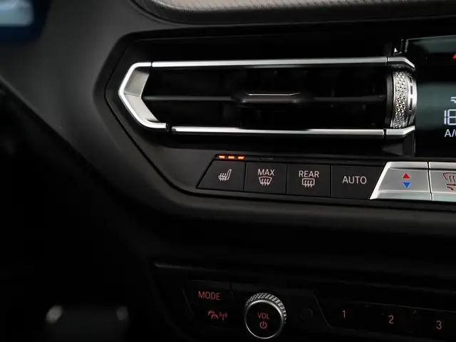 BMW 2 Series view 12