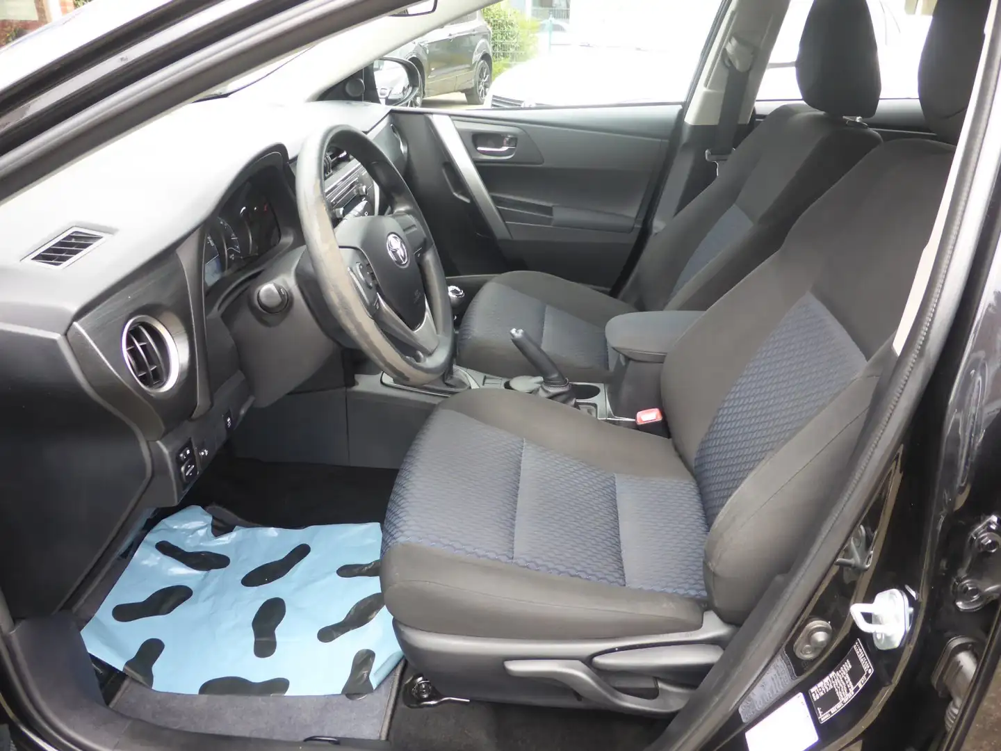 Toyota Auris 1.3 Dual-VVT-i Cool Klimaautomatik/Alu Nero - 2