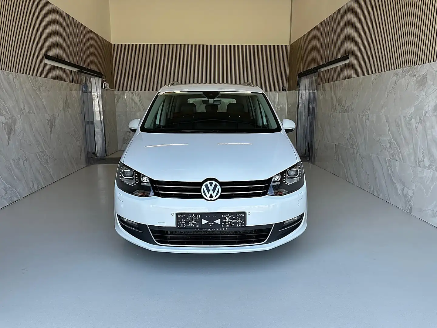 Volkswagen Sharan Business+ SCR 2,0 TDI 7 Sitze DSG Weiß - 2