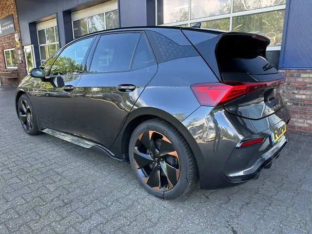 Cupra Born view 5