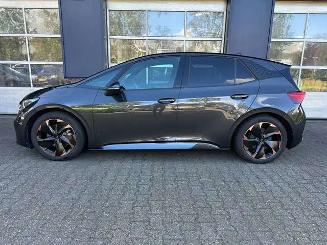 Cupra Born view 6