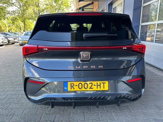 Cupra Born view 9