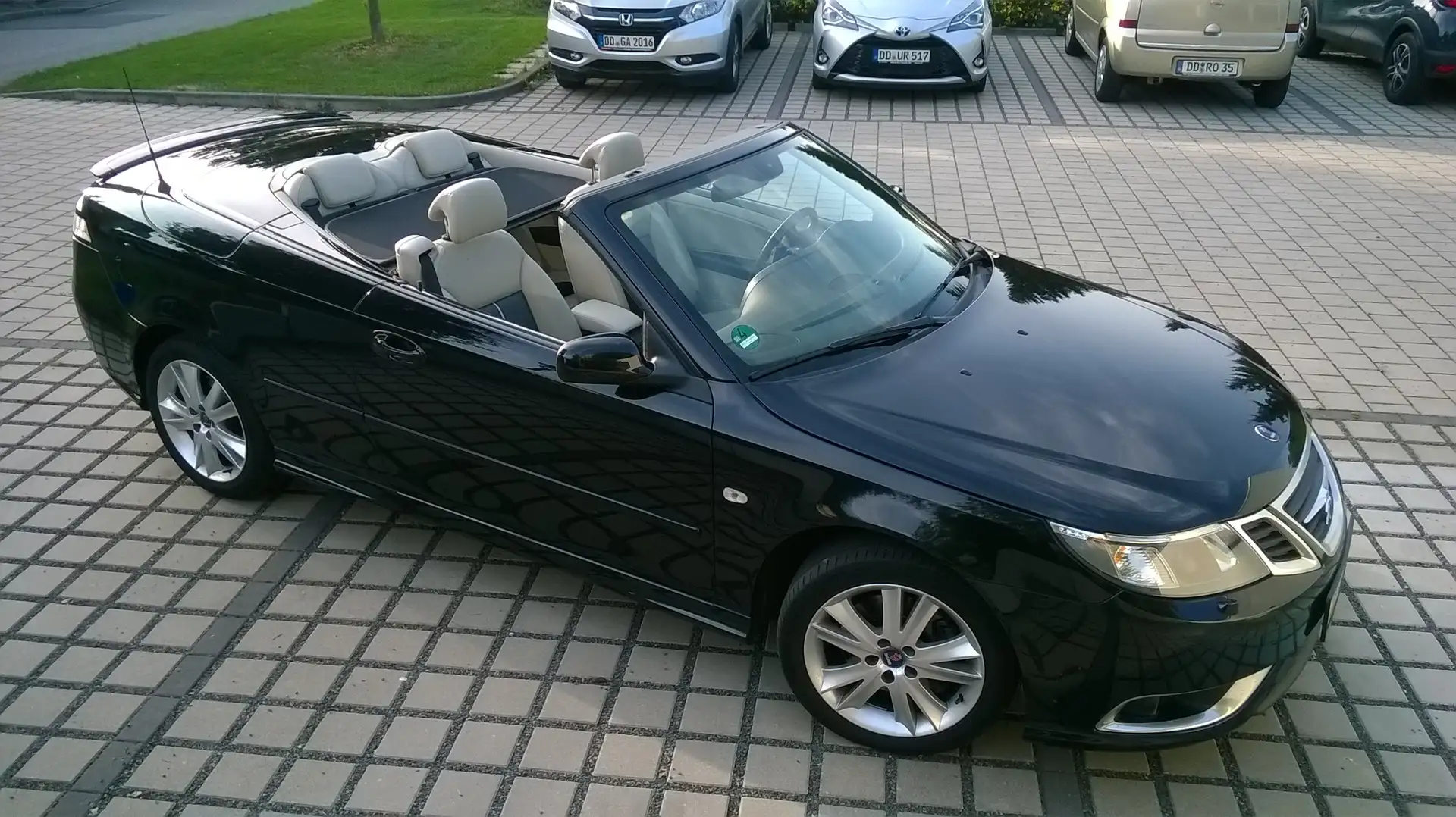 Saab 9-3 9-3 1.9 TTiD Cabriolet DPF Aero Schwarz - 2