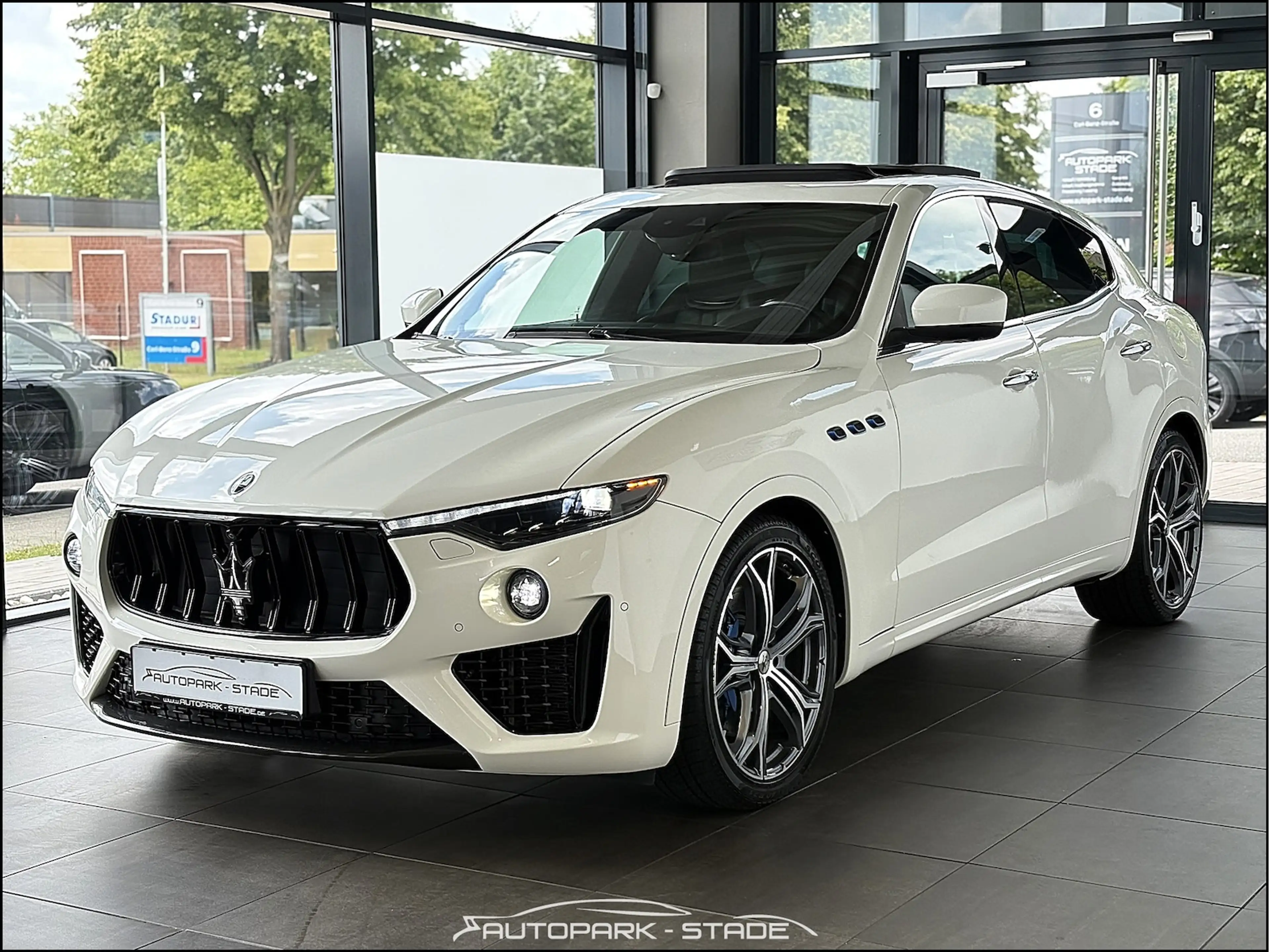 Maserati Levante Diesel Panorama LED Kamera Luft — photo 7