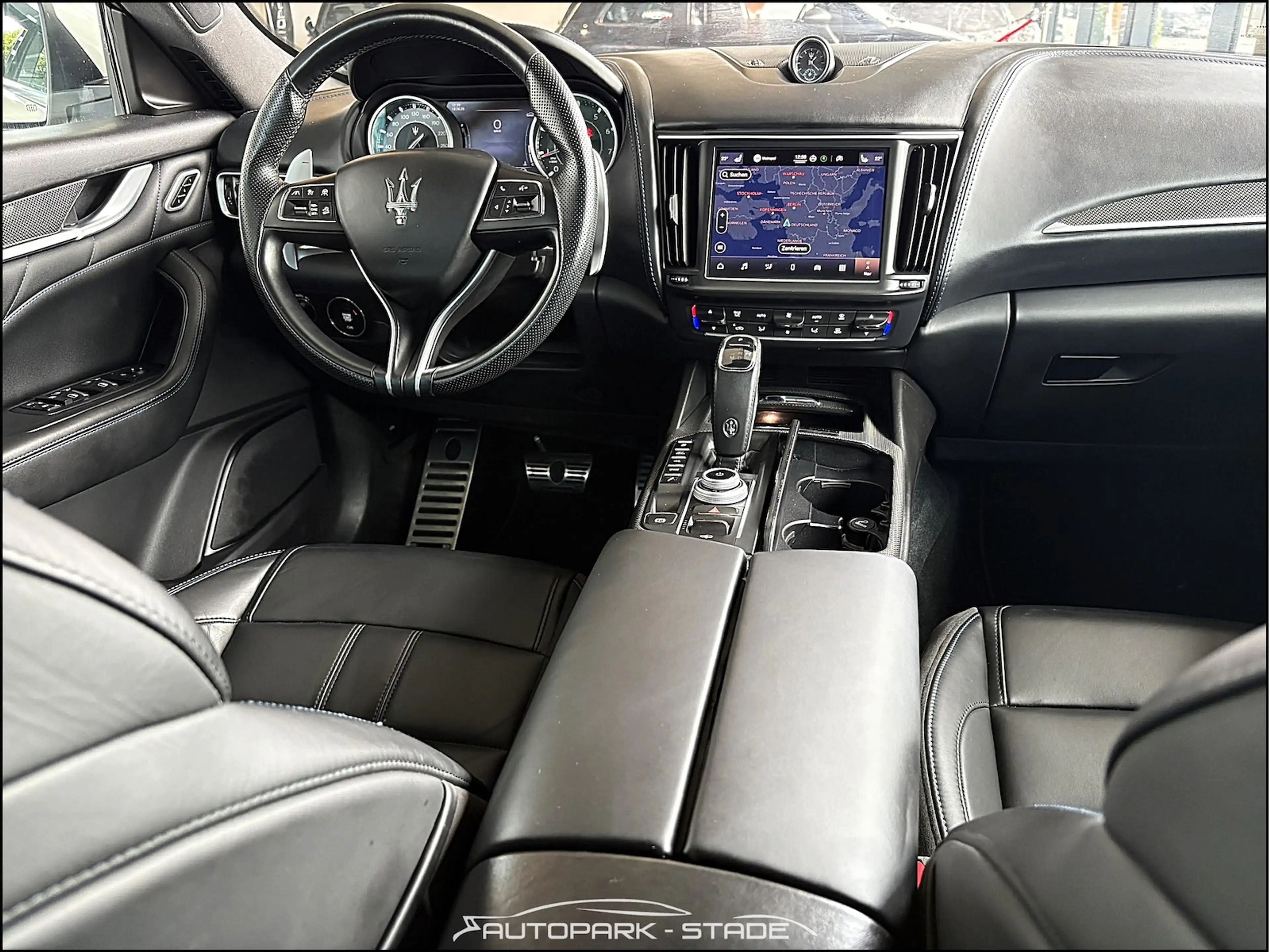 Maserati Levante Diesel Panorama LED Kamera Luft — photo 12
