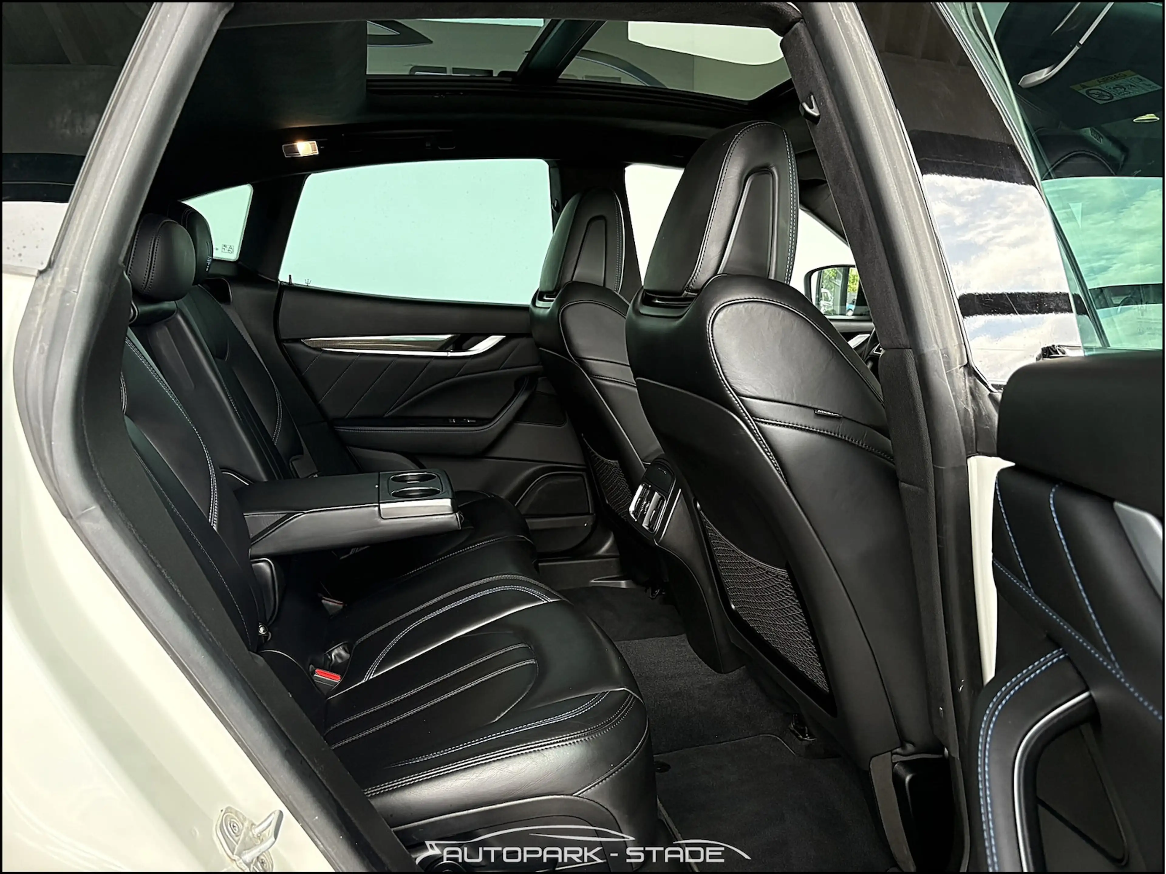 Maserati Levante Diesel Panorama LED Kamera Luft — photo 11