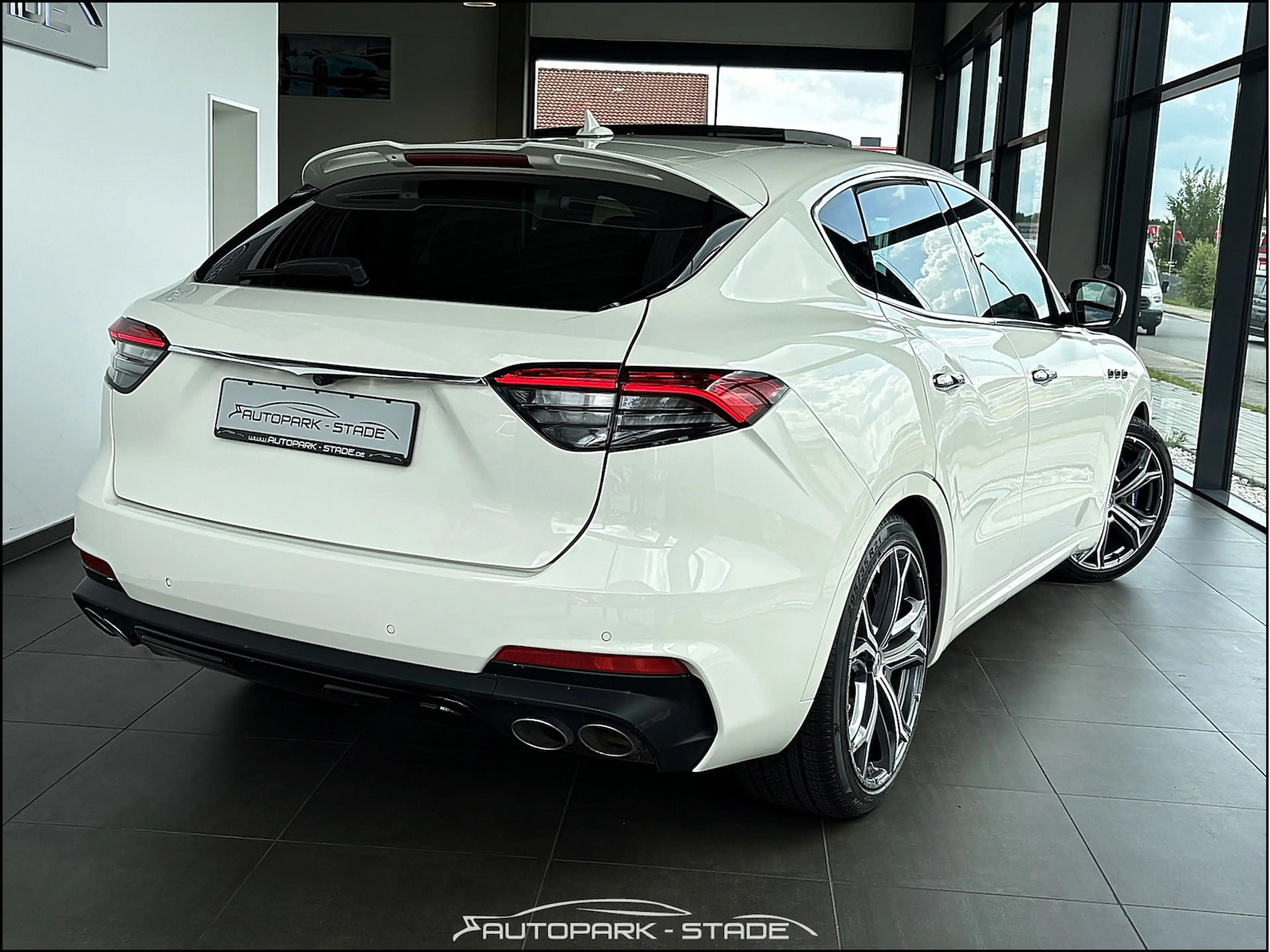 Maserati Levante Diesel Panorama LED Kamera Luft — photo 3
