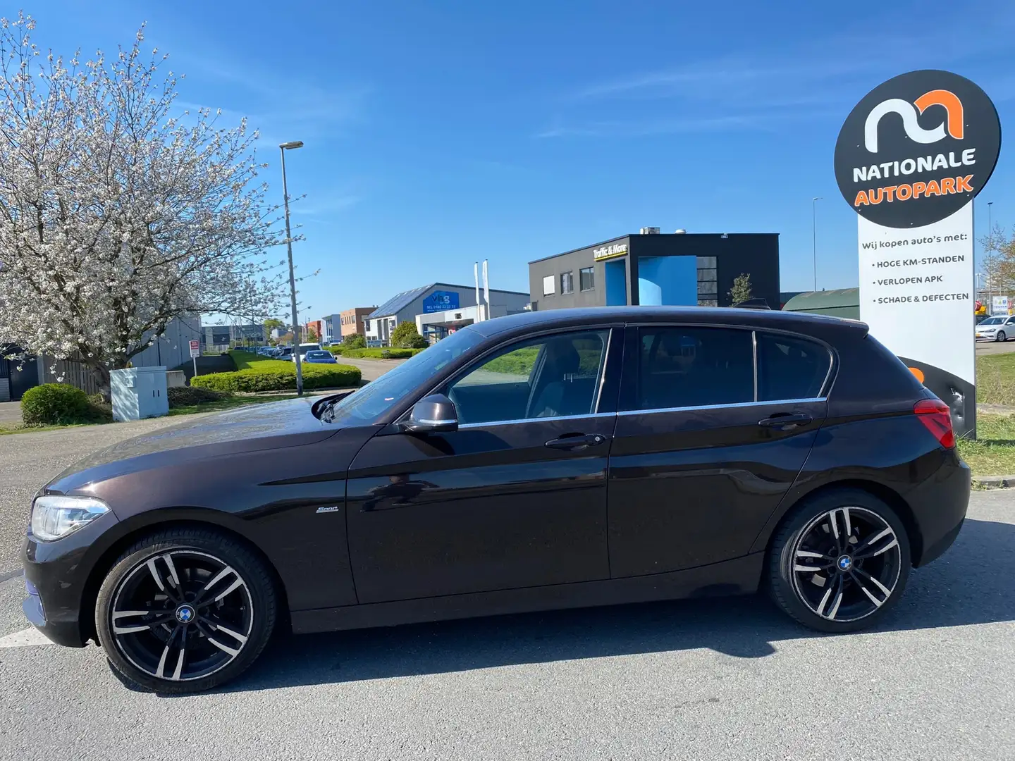 BMW 116 1-serie 2016 * 116d Lease Sport * AUTOMAAT * EURO Brown - 2