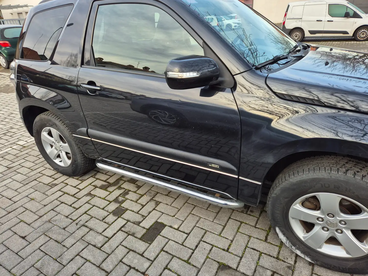 Suzuki Grand Vitara Grand Vitara 2.4 vvt offroad 3p E5 Czarny - 2