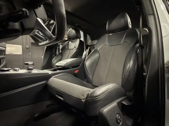 Audi Q5 view 13