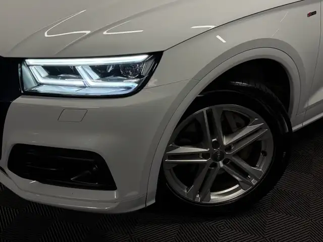 Audi Q5 view 5