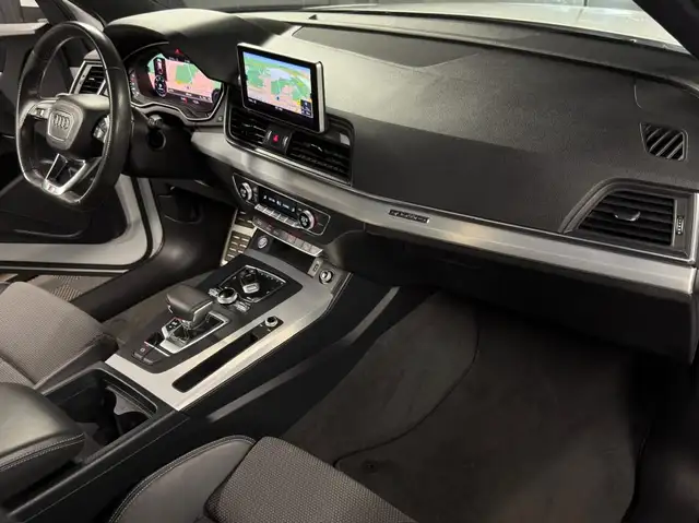 Audi Q5 view 15