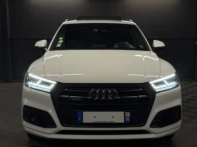 Audi Q5 view 2