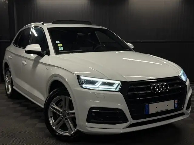 Audi Q5 view 3