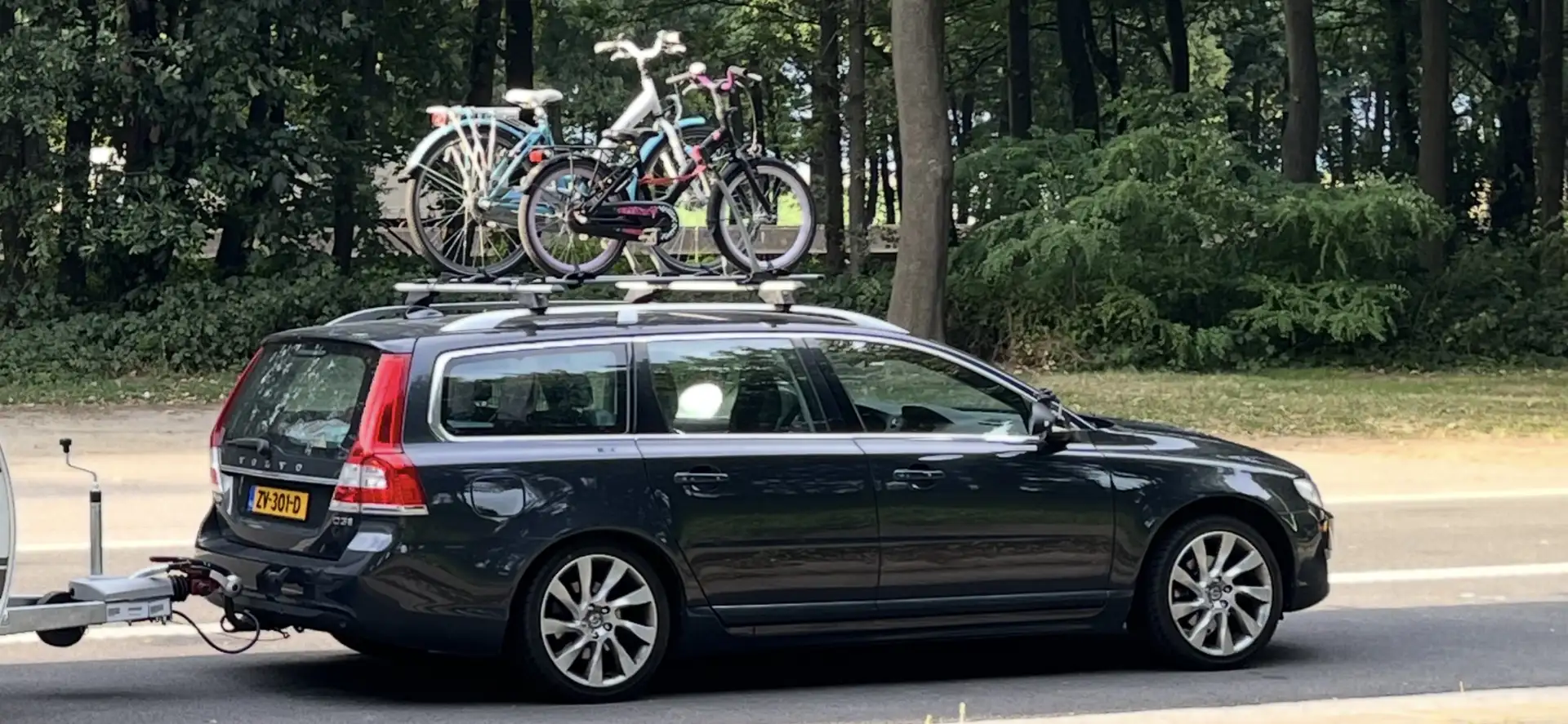 Volvo V70 2.0 D3 Dynamic Edition Gris - 1