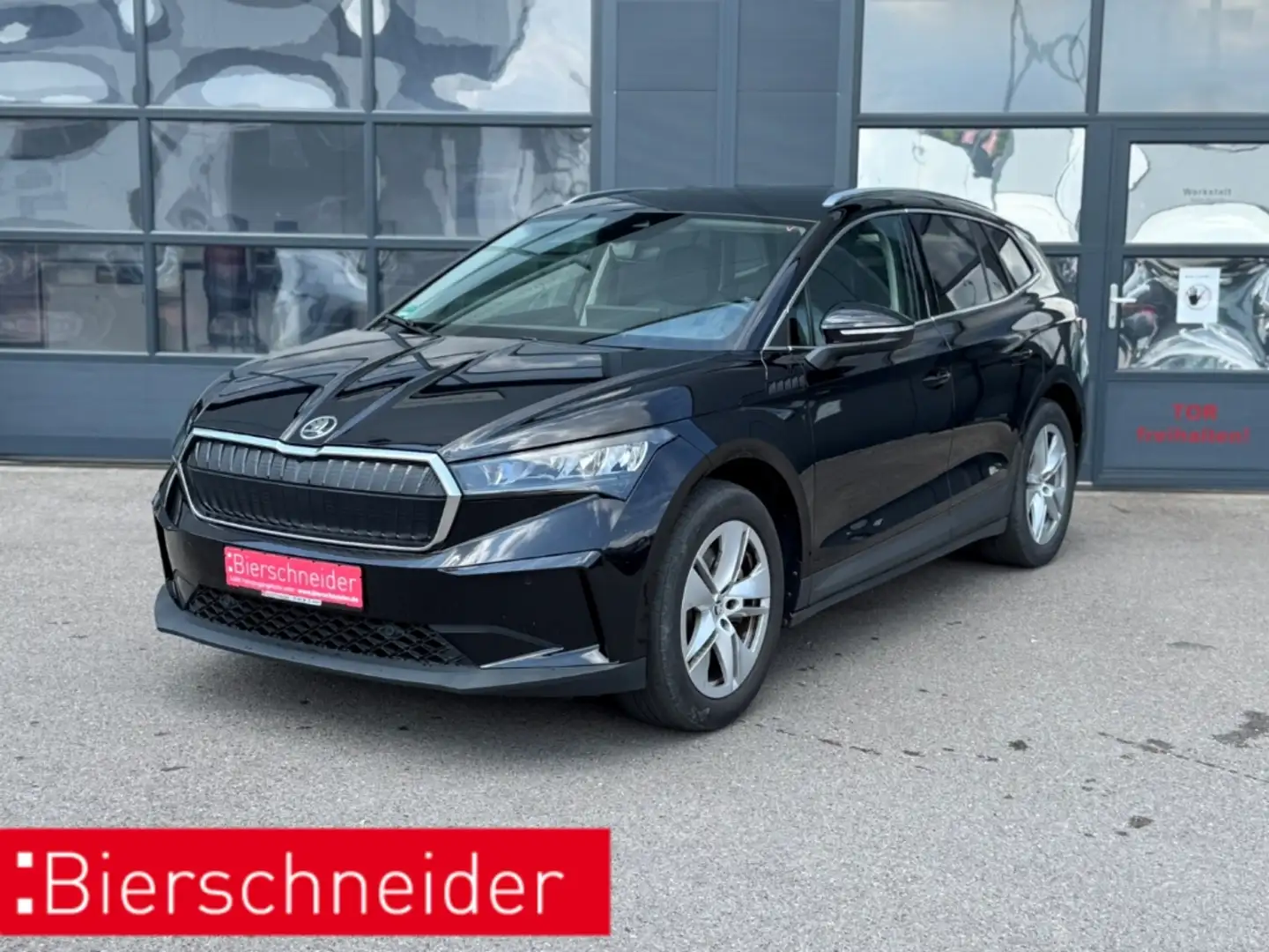 Skoda Enyaq 80 82 kWh LED NAVI AHK ACC SIDEASS PDC WÄRMEPUMPE Schwarz - 1