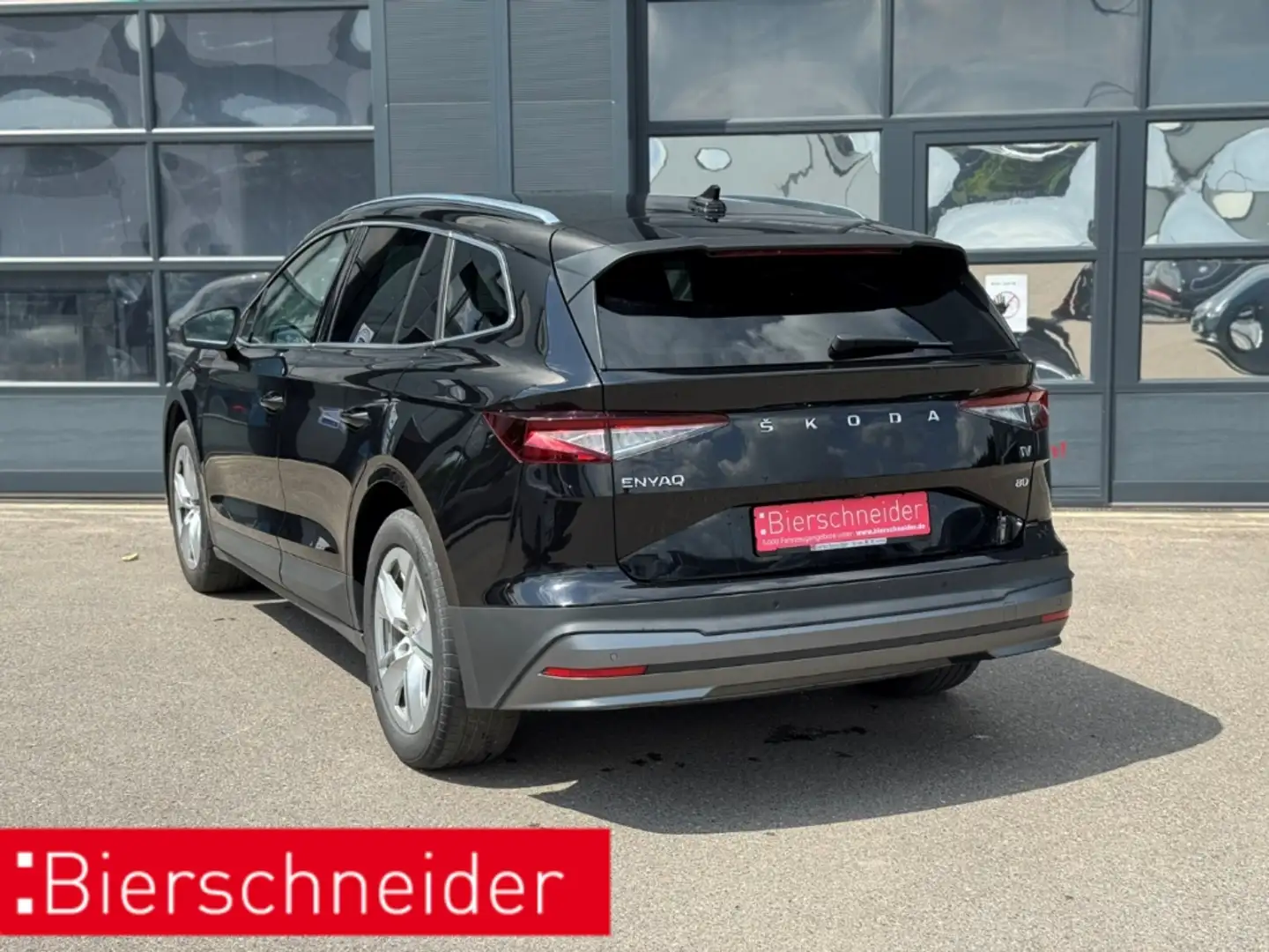 Skoda Enyaq 80 82 kWh LED NAVI AHK ACC SIDEASS PDC WÄRMEPUMPE Zwart - 2