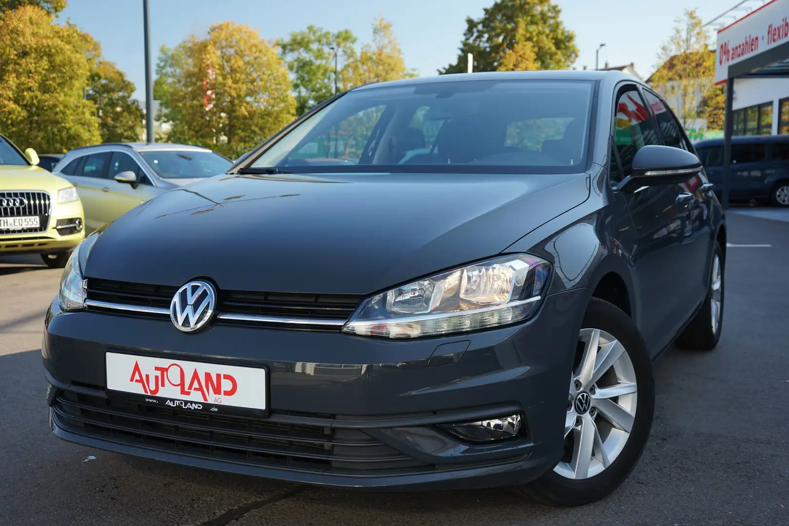 Volkswagen Golf VII 1.0 TSI Sitzheizung Bluetooth Klimaaut. Grau - 2