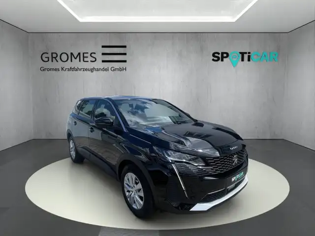 Peugeot 5008 main image