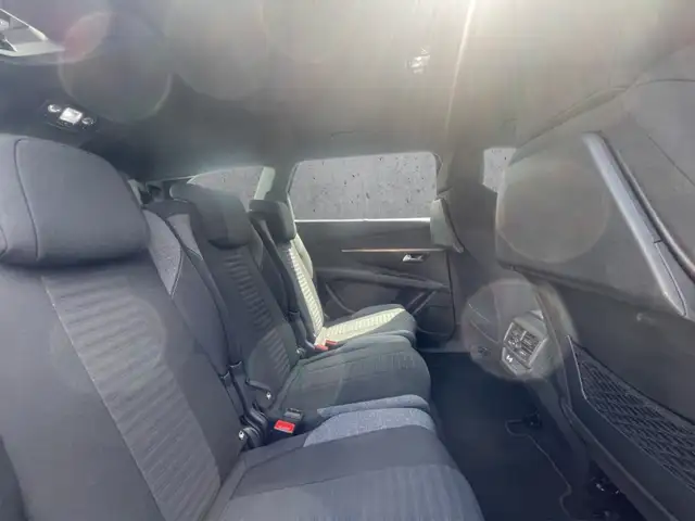 Peugeot 5008 view 14