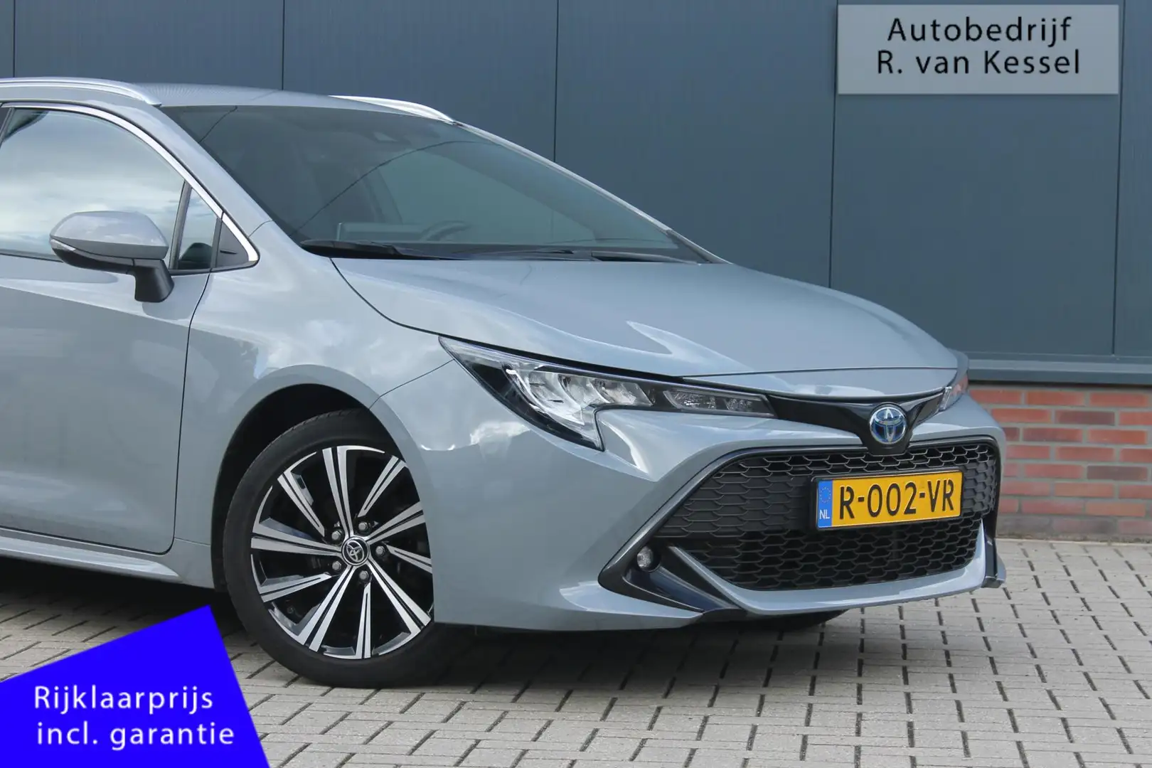 Toyota Corolla Touring Sports 1.8 Hybrid Dynamic I Luxe! I Trekha Grijs - 2