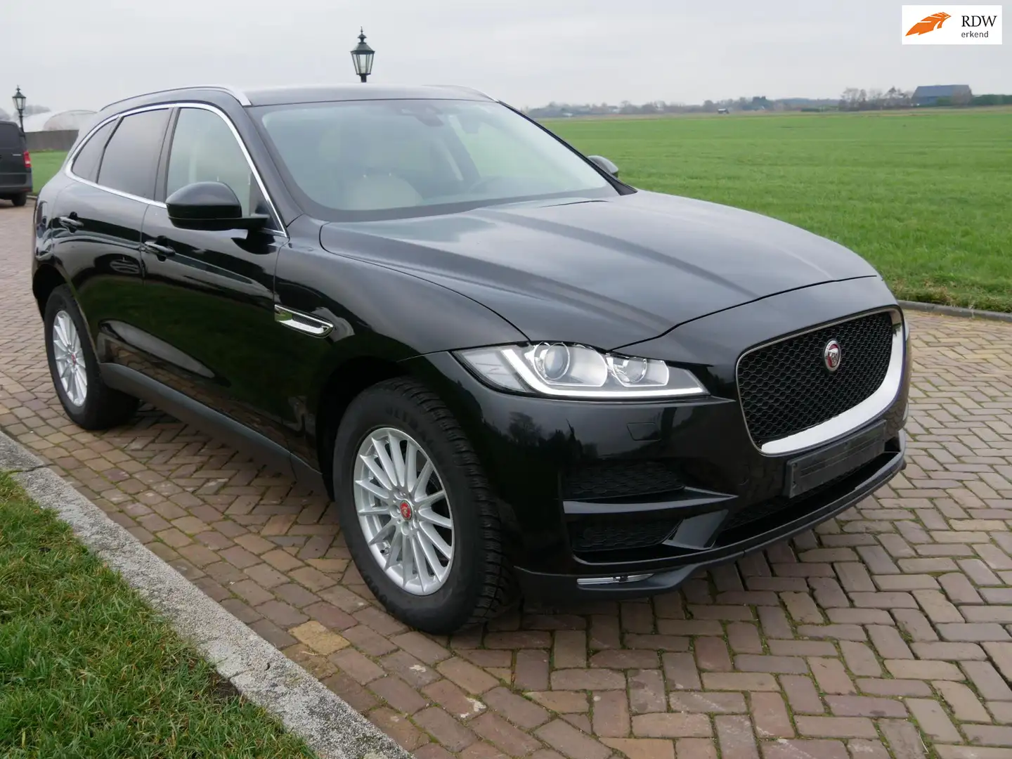 Jaguar I-Pace 2.0D AWD PRESTIGE AUT. NAV CLIMA ** 15499 NETTO ** Gris - 1