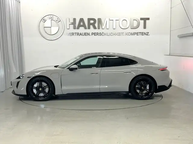 Porsche Taycan view 3