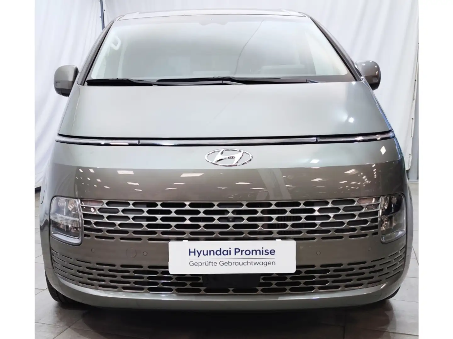 Hyundai STARIA Prime 4WD Leder 9 Sitze Navigation Gris - 2