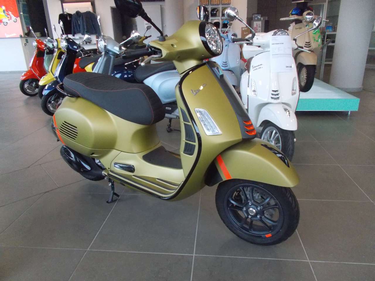 Vespa GTS 300 SUPERSPORT 2024