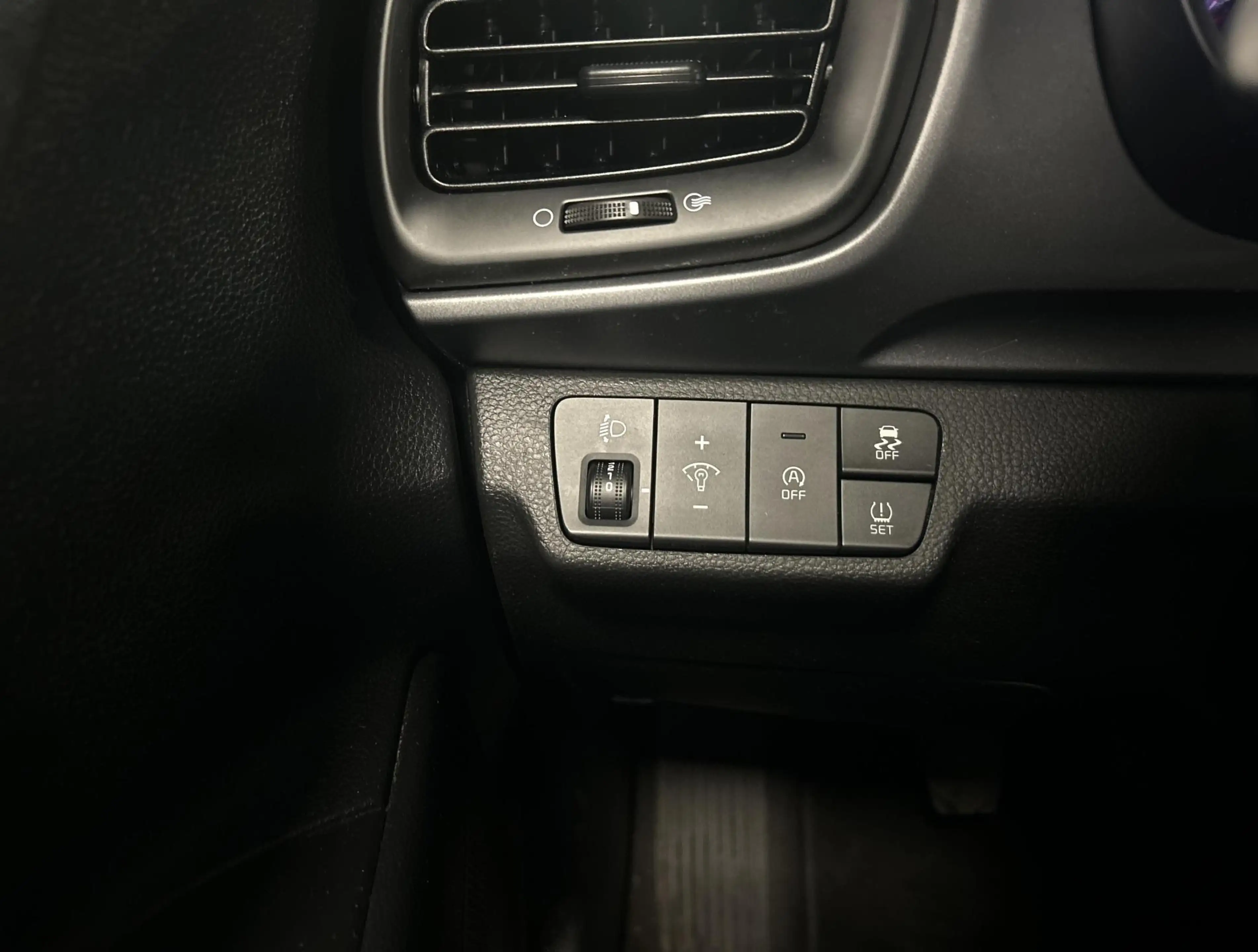 Kia Stonic 1.0 T-GDi MHEV DynamicLine Carplay/Android Auto — photo 15