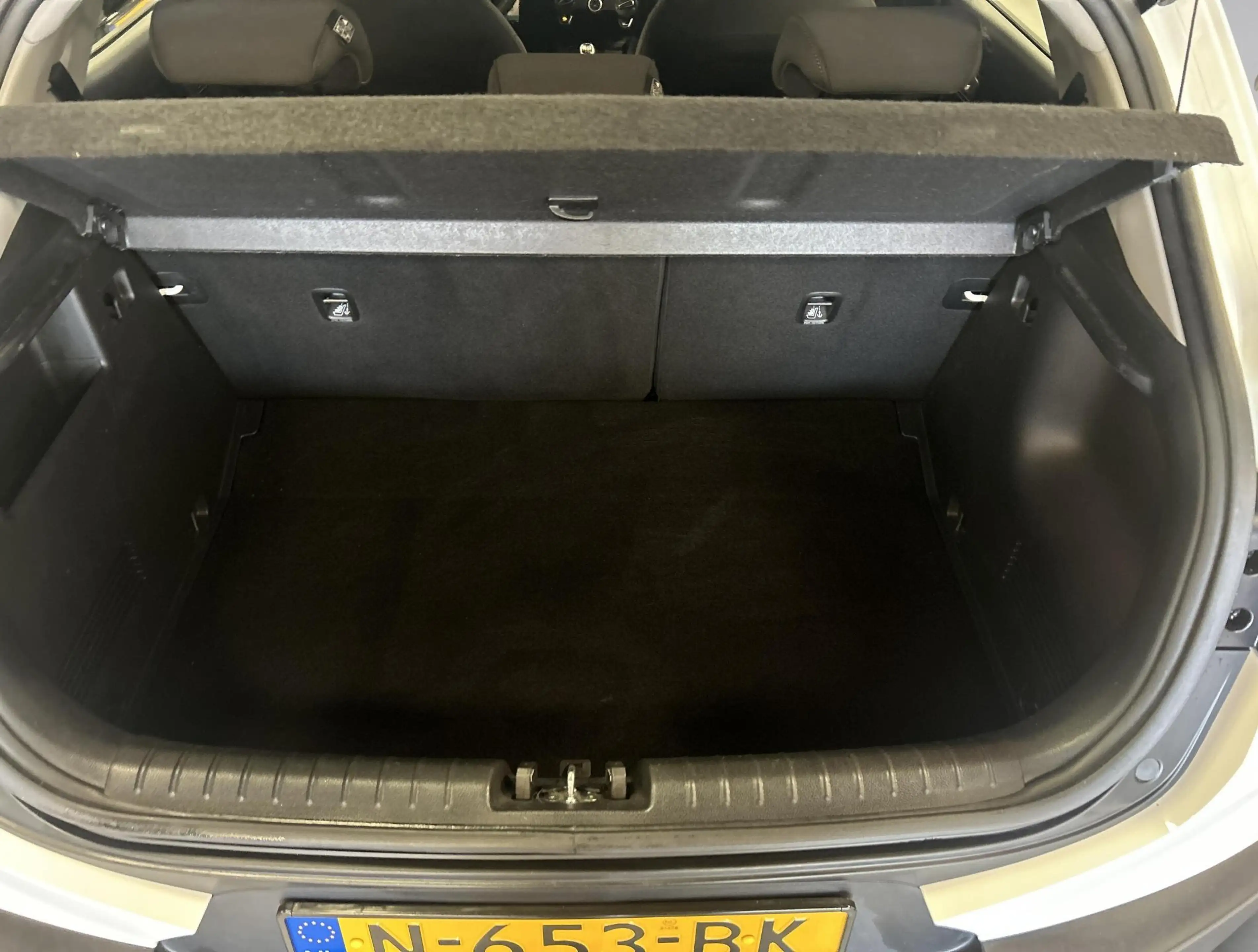 Kia Stonic 1.0 T-GDi MHEV DynamicLine Carplay/Android Auto — photo 11