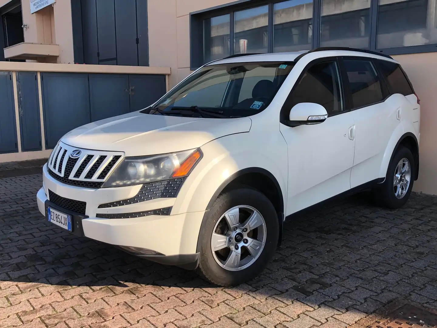Mahindra XUV500 2015 2.2 16v W8 4X4 7 POSTI Bianco - 2