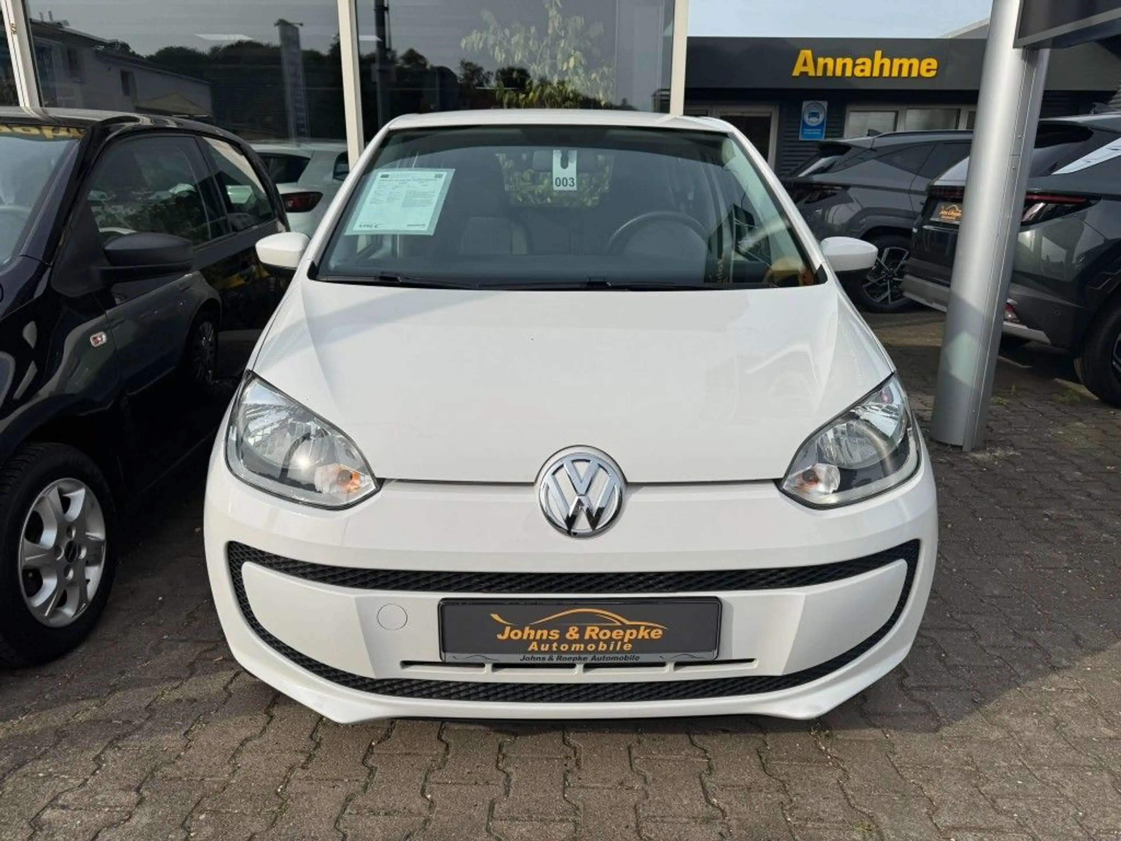 Volkswagen up! move up! / ALLWETTERREIFEN — photo 8