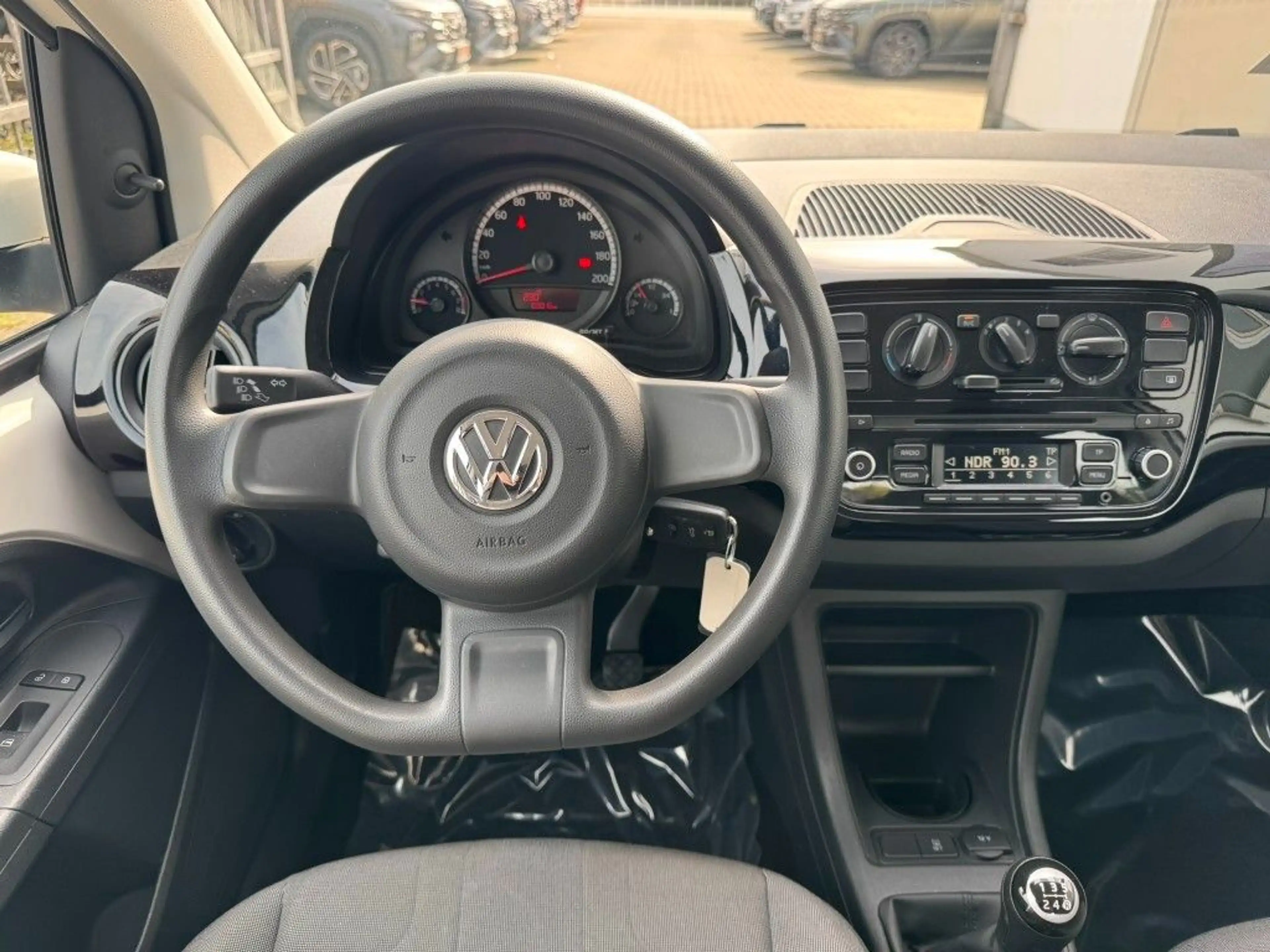 Volkswagen up! move up! / ALLWETTERREIFEN — photo 14