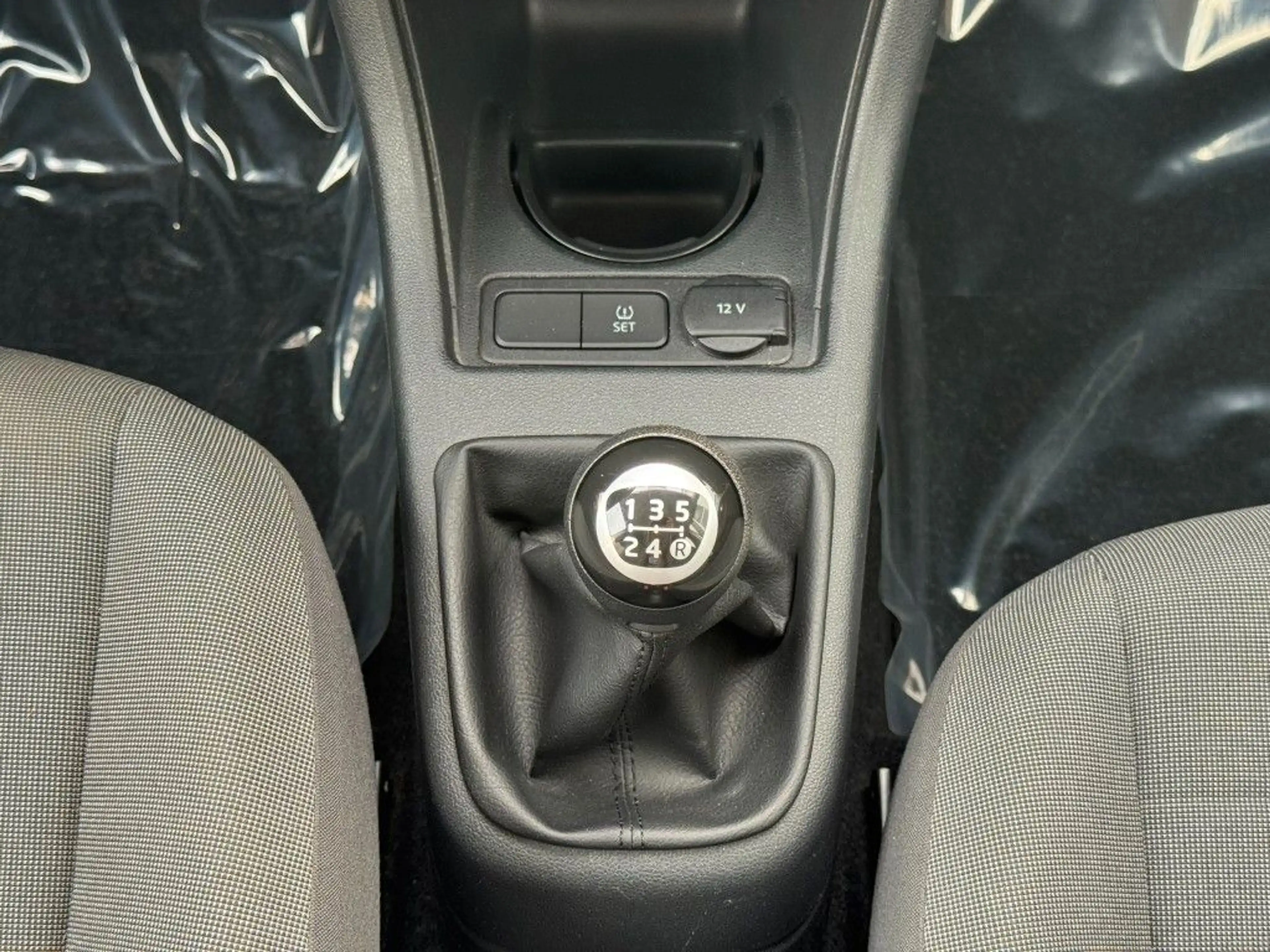 Volkswagen up! move up! / ALLWETTERREIFEN — photo 18