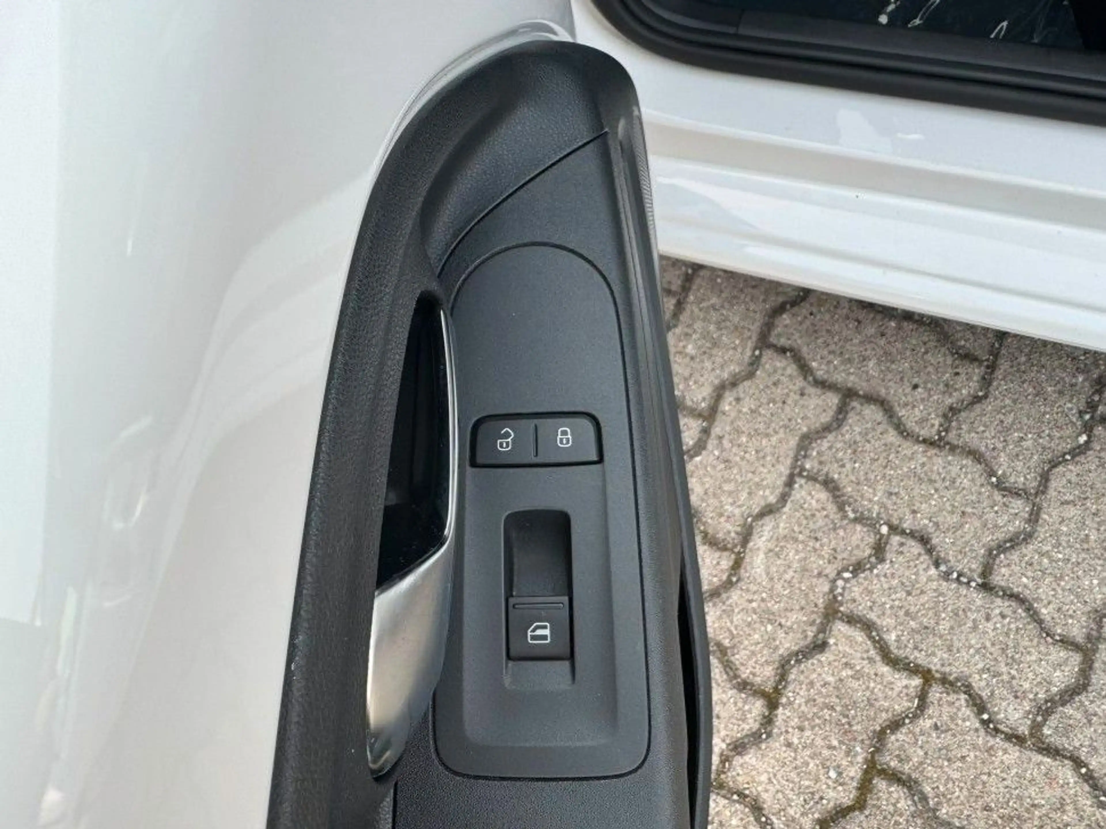 Volkswagen up! move up! / ALLWETTERREIFEN — photo 10