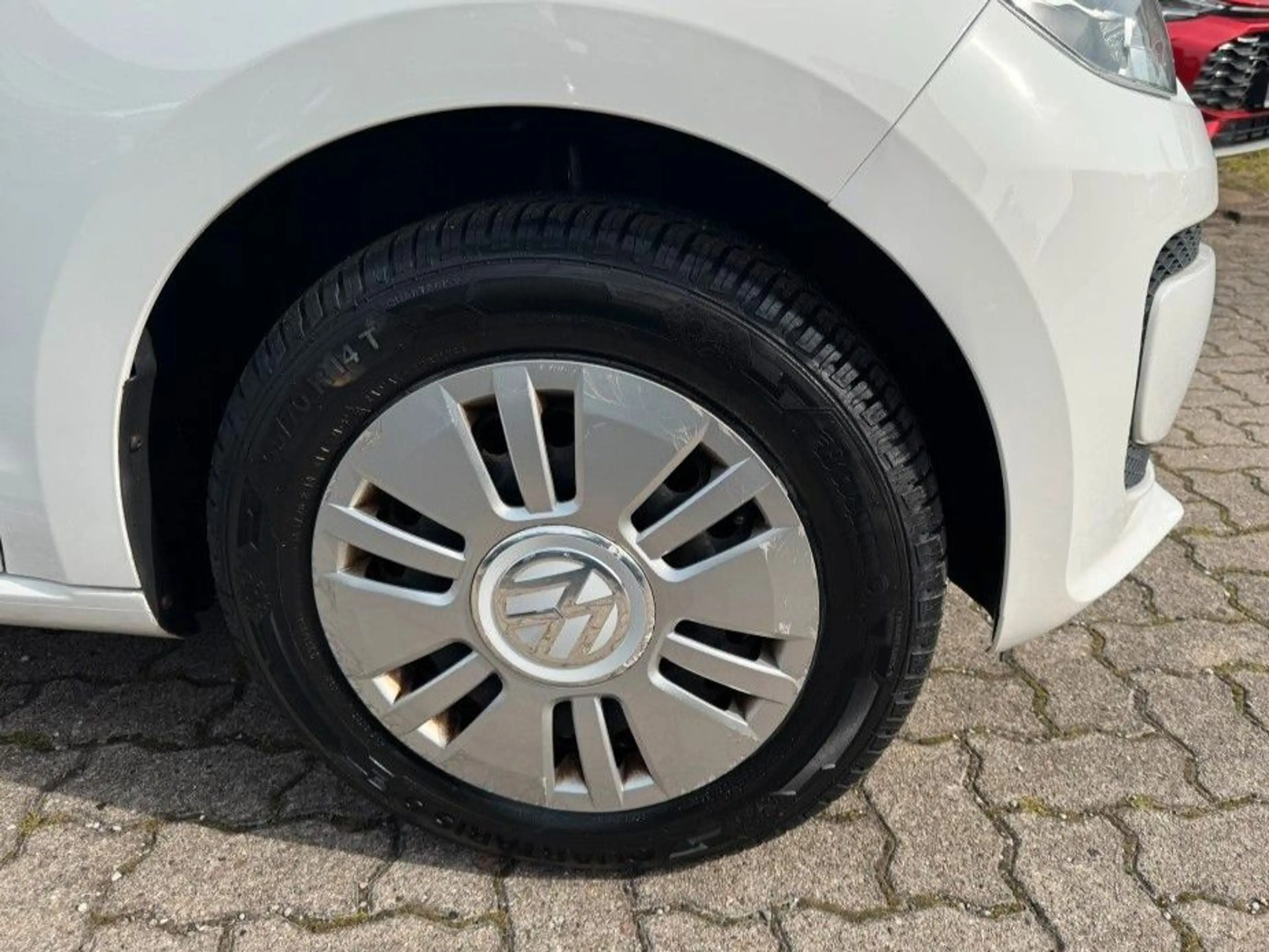 Volkswagen up! move up! / ALLWETTERREIFEN — photo 23