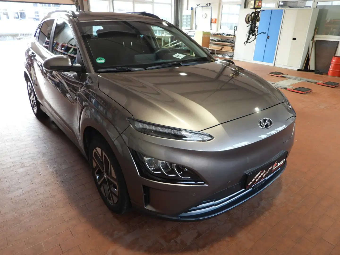 Hyundai KONA Trend Elektro 2WD Bronce - 2