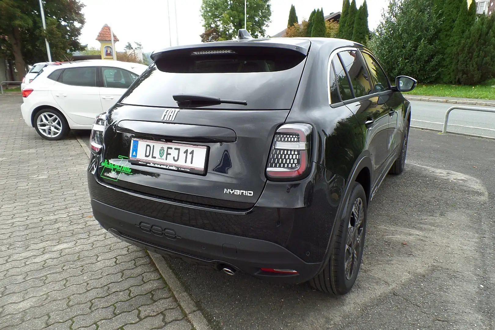 Fiat 600 Hybrid mHEV 110 6-Gang eDCT La Prima Schwarz - 2