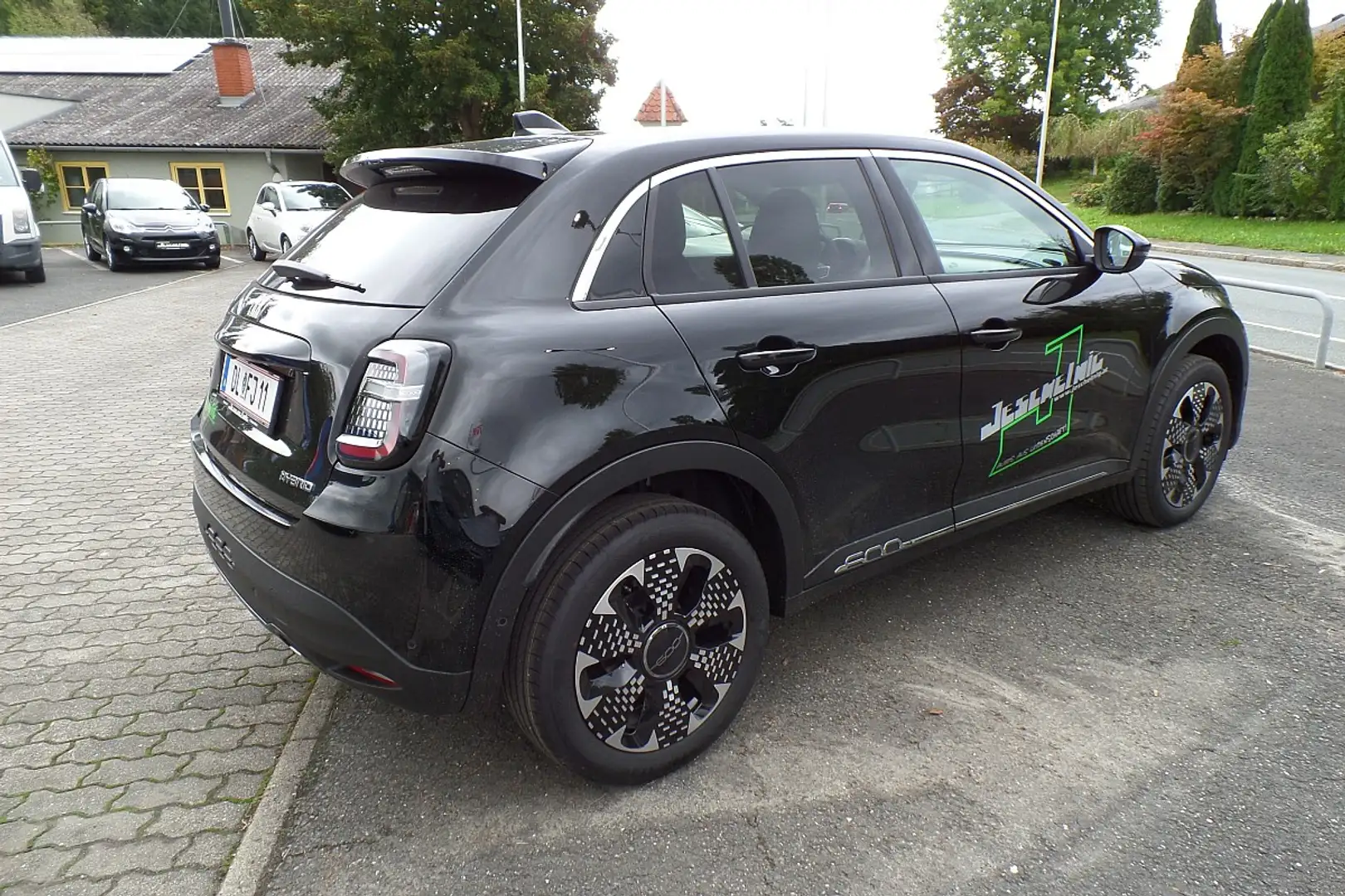 Fiat 600 Hybrid mHEV 110 6-Gang eDCT La Prima Schwarz - 1