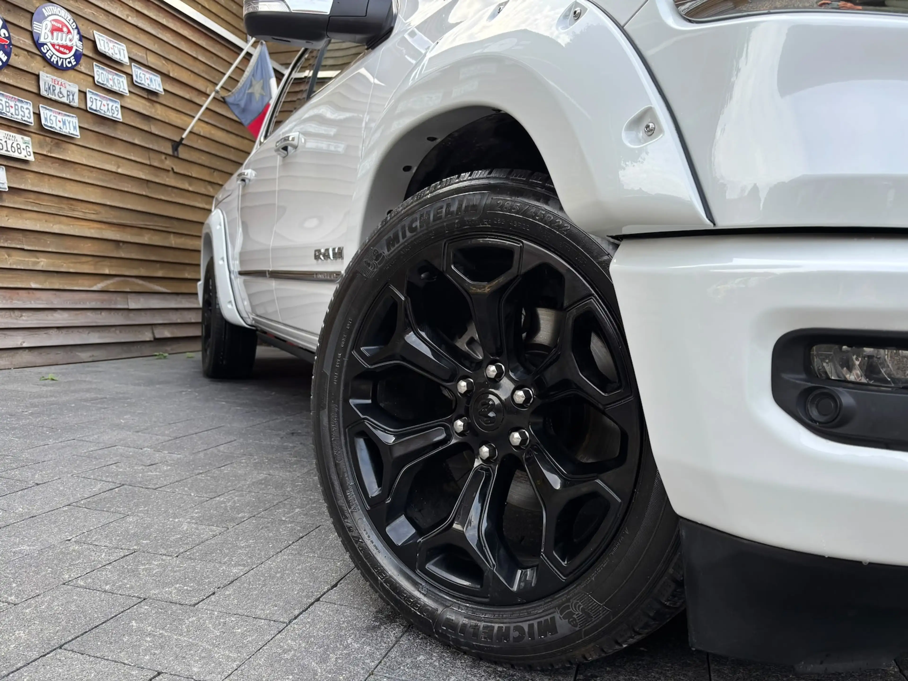 Dodge RAM 1500 5,7 Limited RAMBOX 4X4 Pano 360° ACC — photo 3