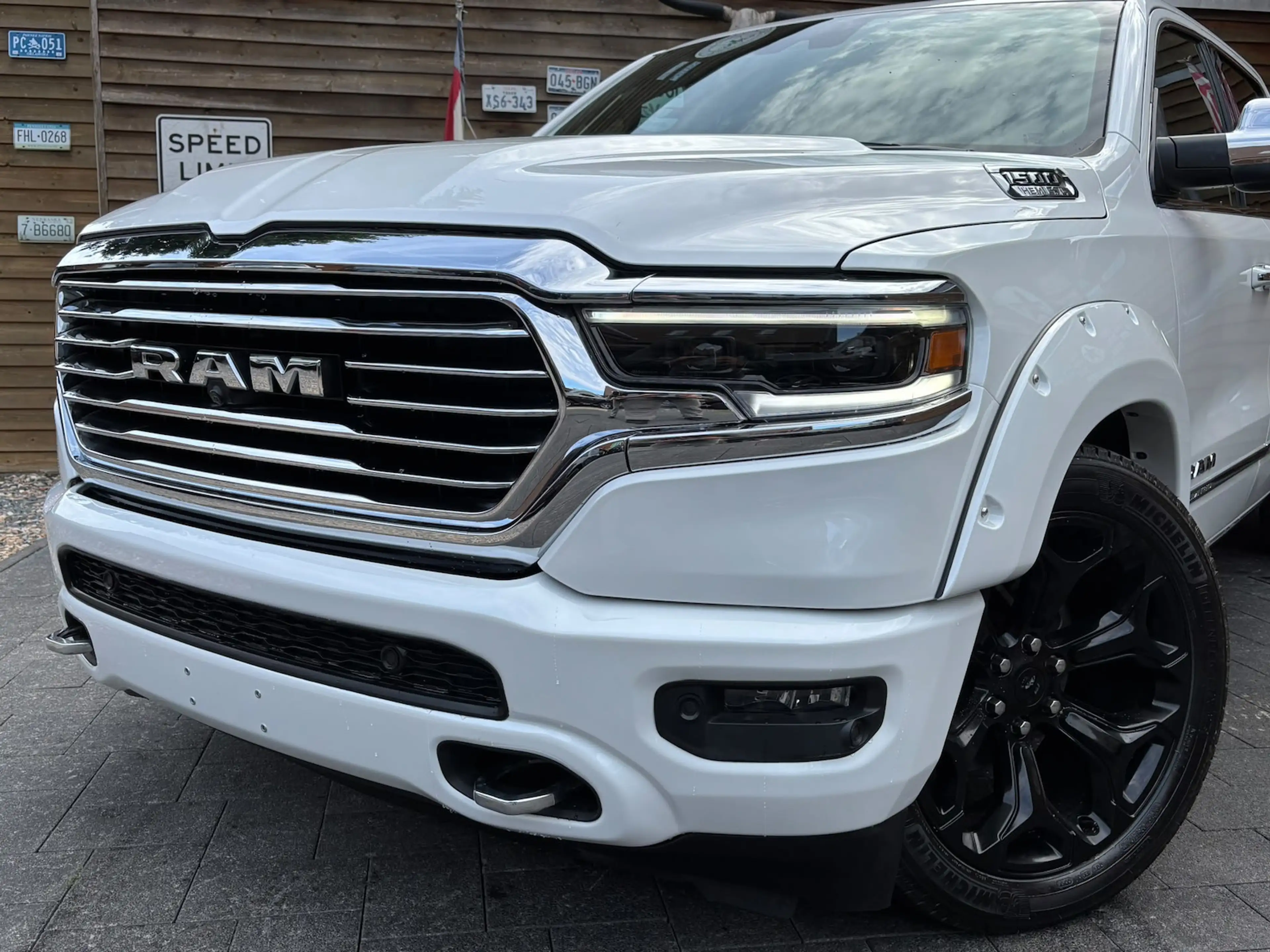 Dodge RAM 1500 5,7 Limited RAMBOX 4X4 Pano 360° ACC — photo 6
