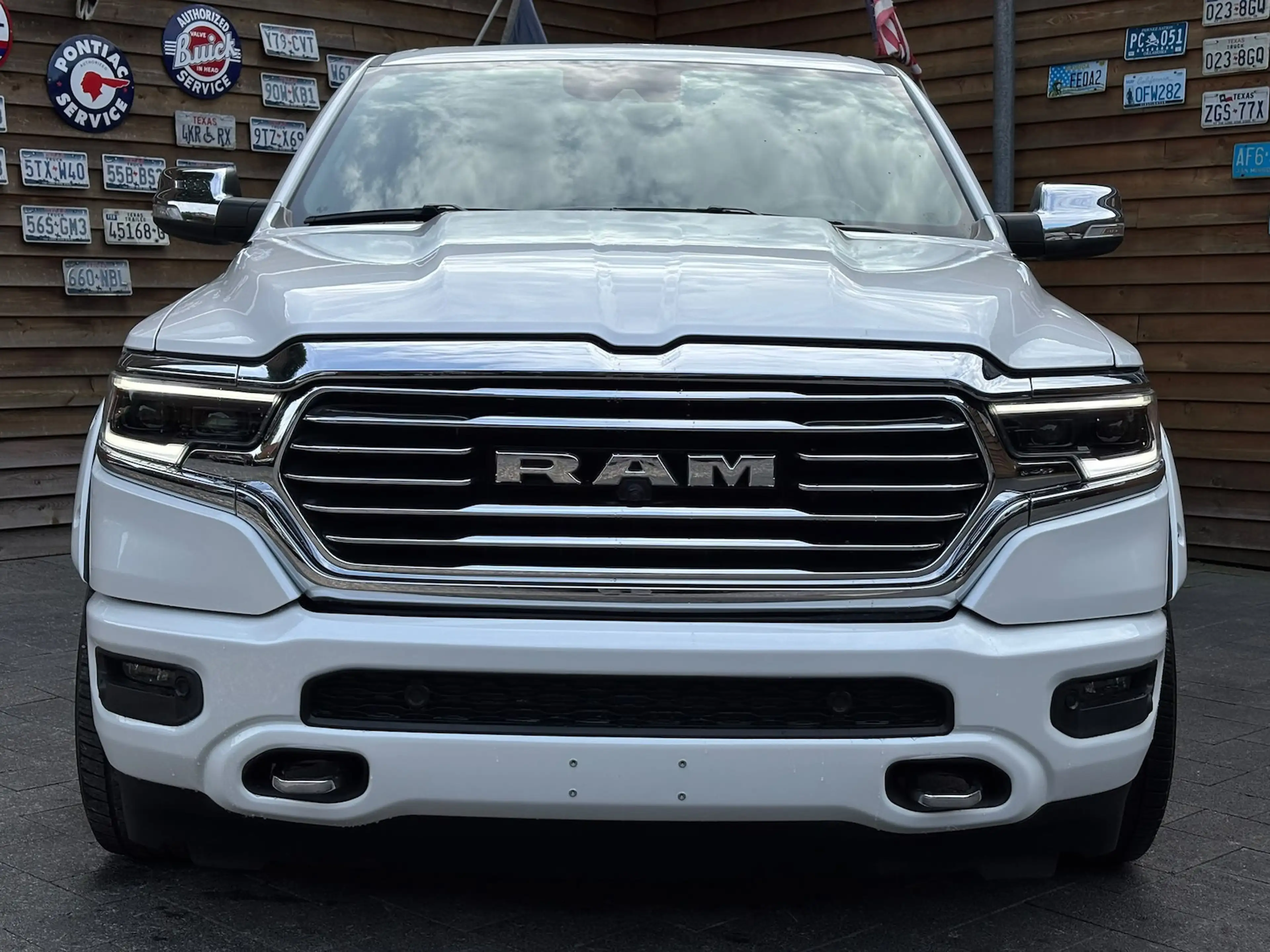 Dodge RAM 1500 5,7 Limited RAMBOX 4X4 Pano 360° ACC — photo 5