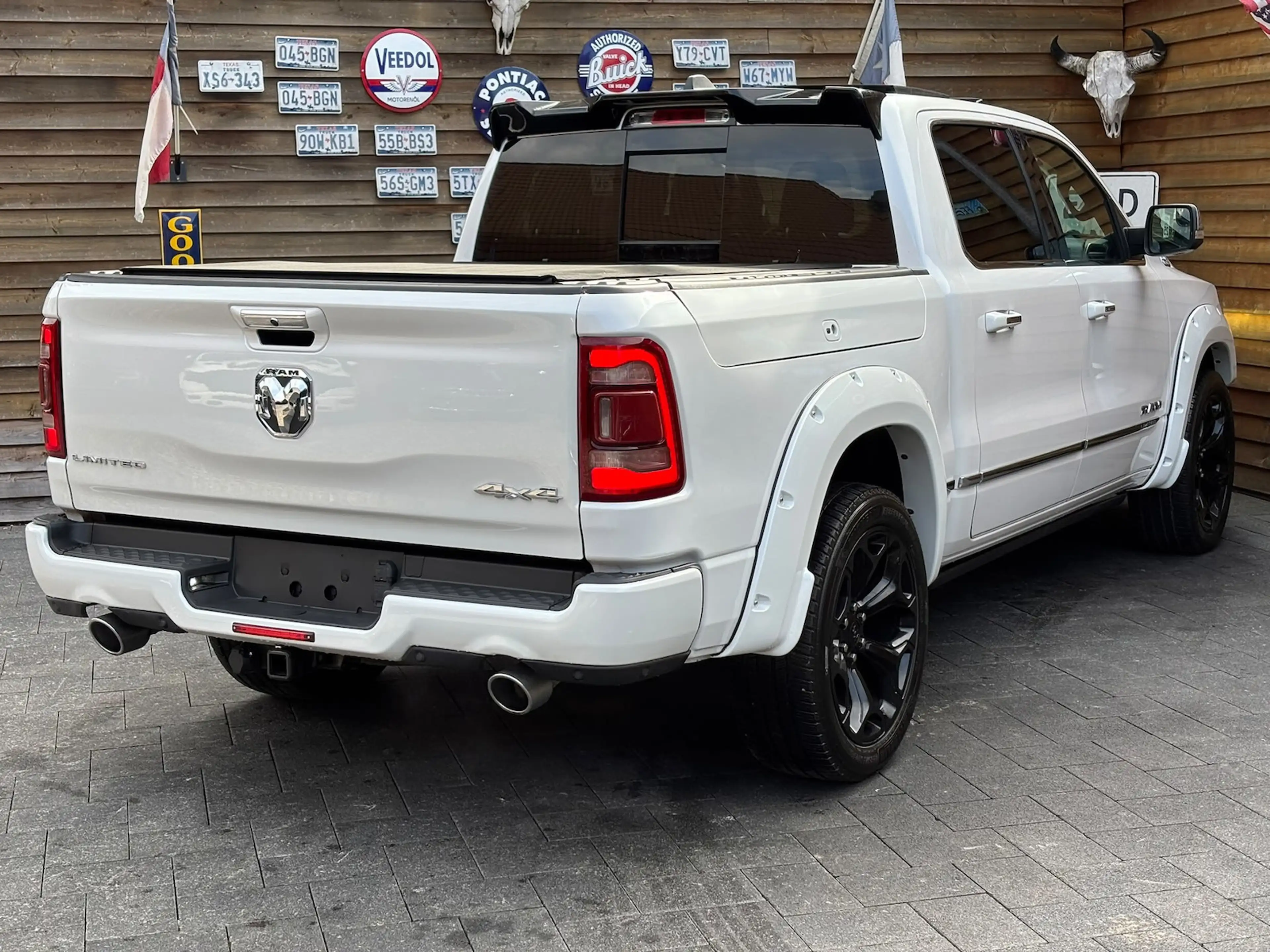 Dodge RAM 1500 5,7 Limited RAMBOX 4X4 Pano 360° ACC — photo 14