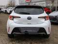 Toyota Corolla 1.8 Hybrid BLACK&WHITE NAVI SHZ PDC Weiß - thumbnail 4