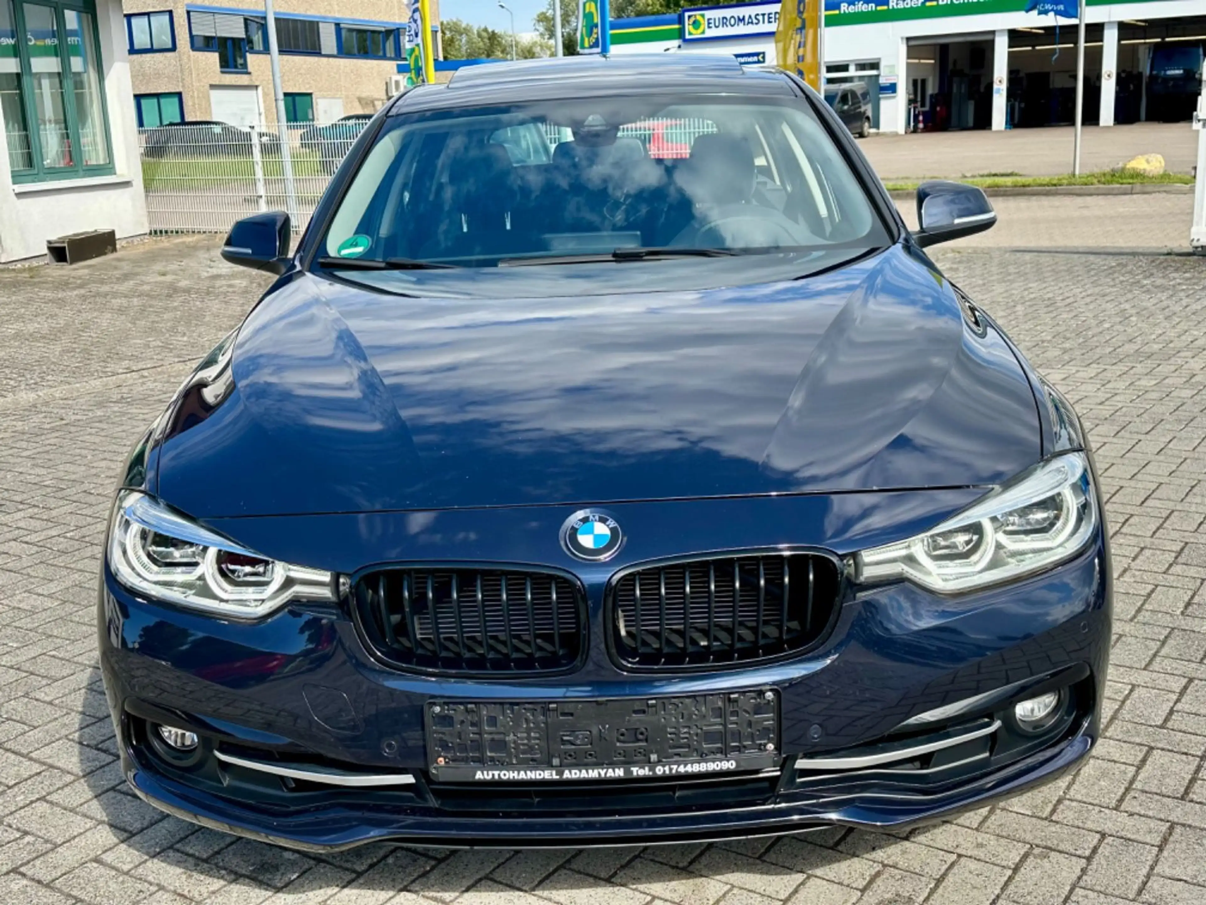 BMW 335 d Touring xDrive Sport Line *LCI*PANO*SPUR* — photo 11