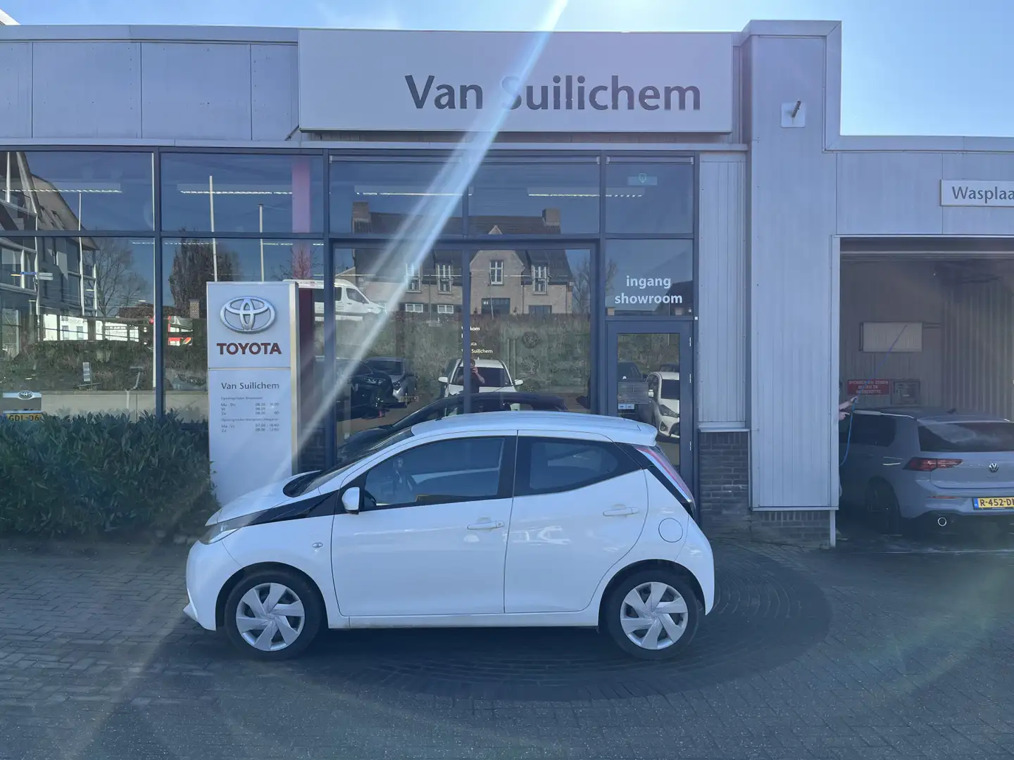 Toyota Aygo 1.0 VVT-i x-play Weiß - 2
