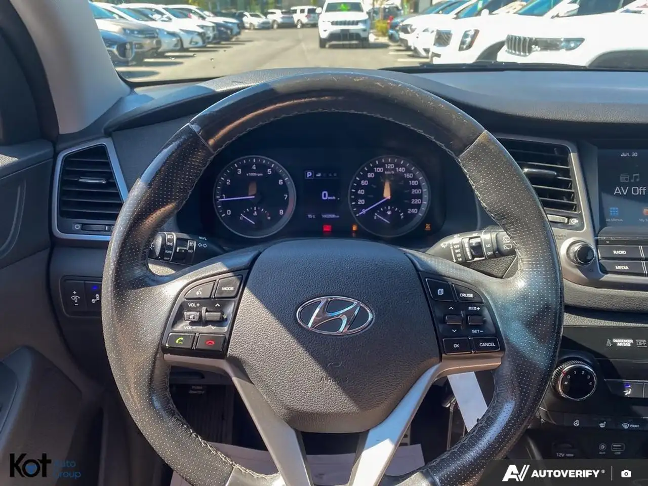 Hyundai TUCSON photo Hyundai TUCSON