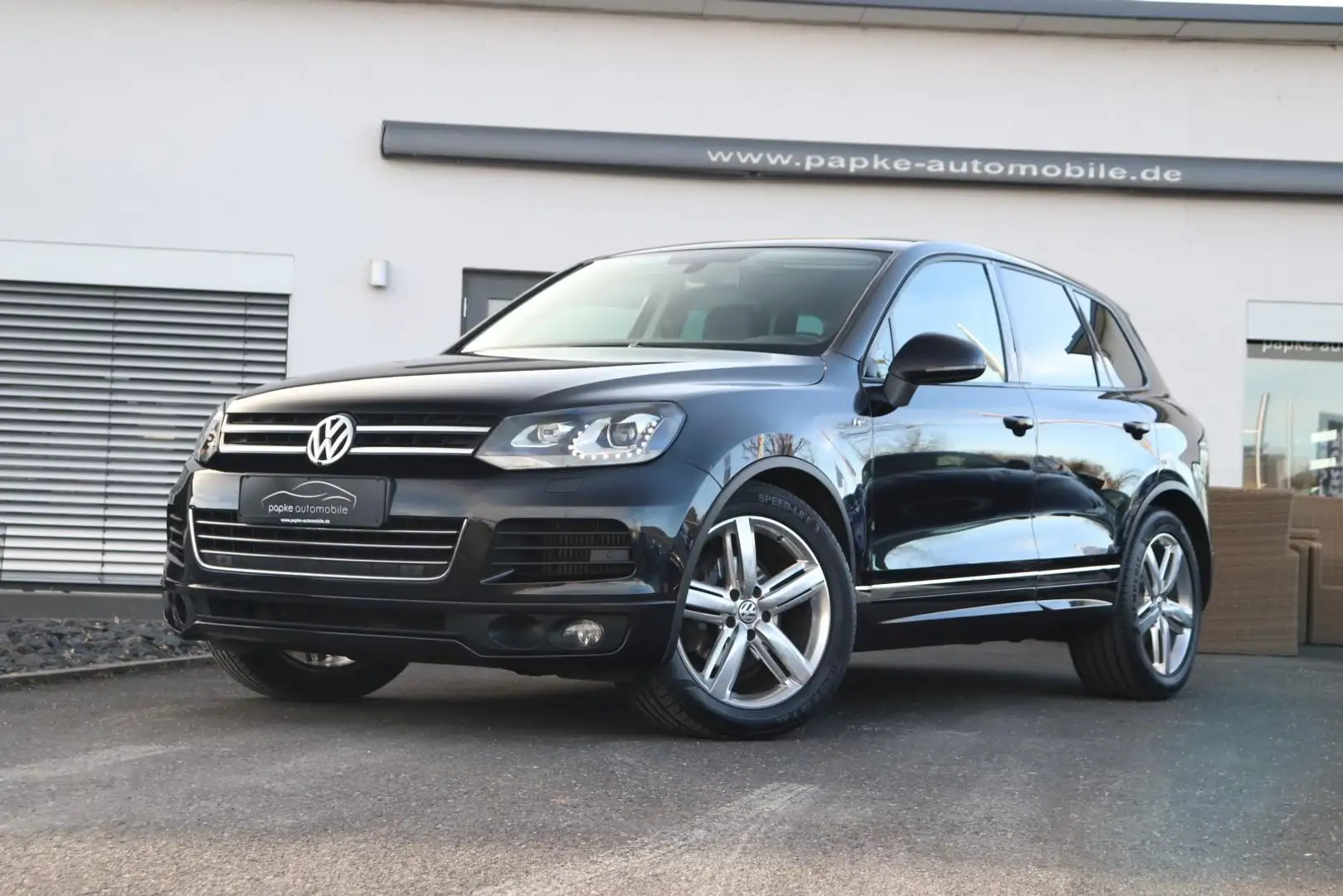 Volkswagen Touareg 3.0 TDI R-Line +STANDHEIZ+AHK+LUFT+20"++ Nero - 2